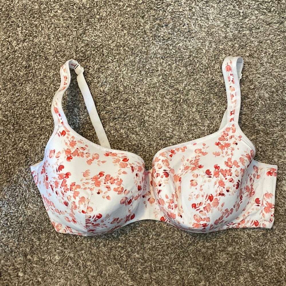 Cacique size 46DDD lightly lined balconette bra.